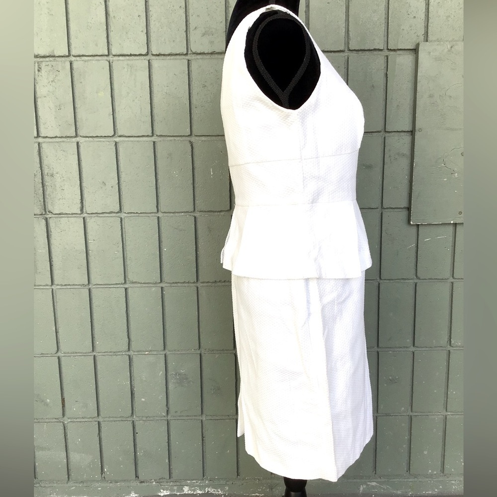 NWT- Beautiful Chelsea Suite White Dress Size 8. - Picture 5 of 5